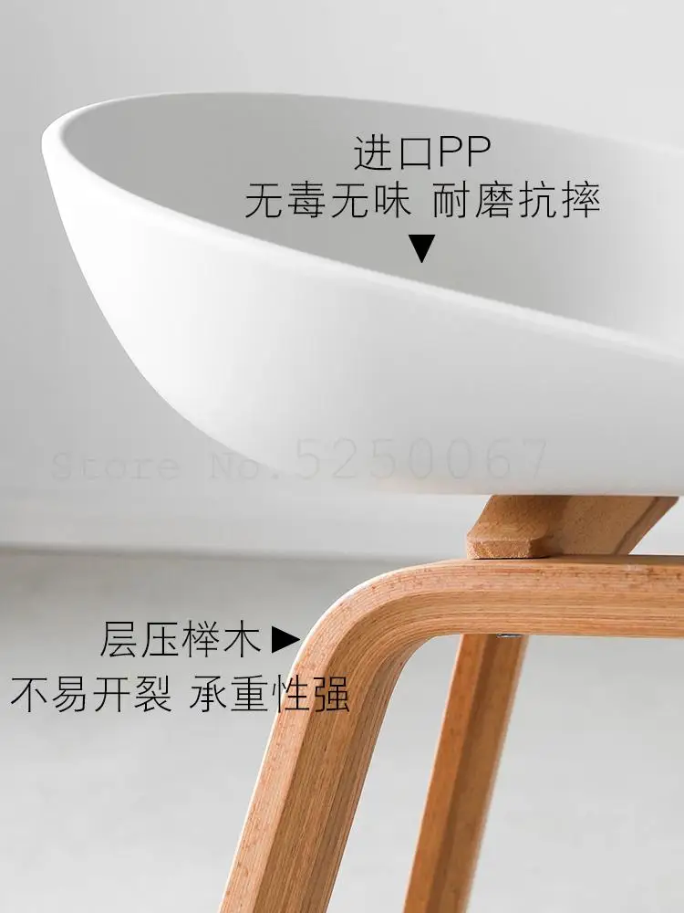 Современный и сдержанный барный стул из массива дерева скандинавский креативный