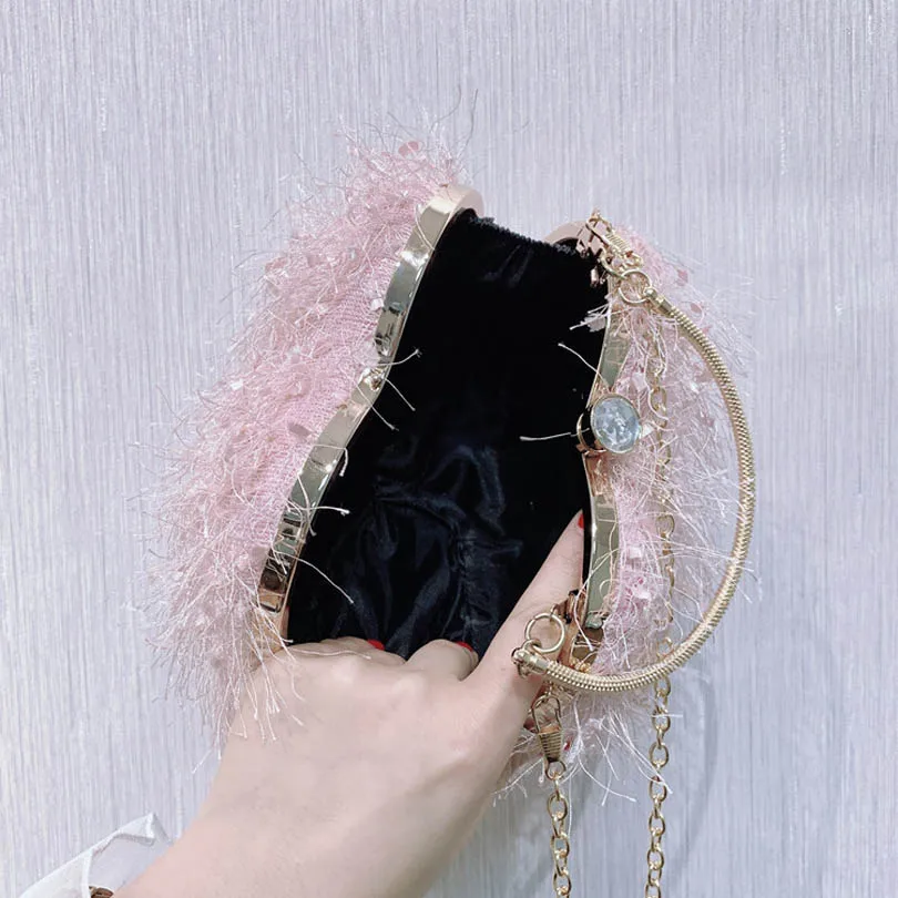 

Elegant Faux Fur Crossbody Bags for Women Soft Plush Luxury Handbags Women Beads Chain Bags Fashion Designer Shoulder Bag Bolsas