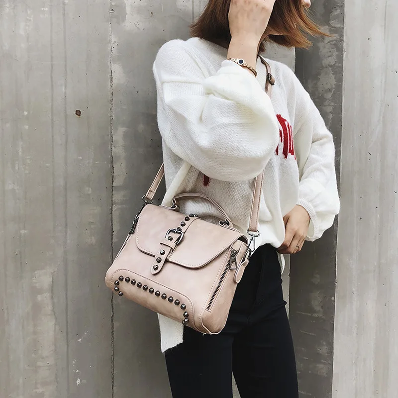 Новинка 2019 Женская Ретро сумка с заклепками ручная на одно плечо женская