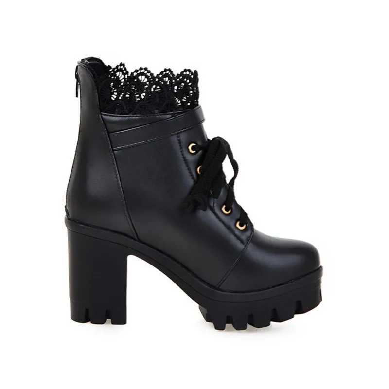 LIN KING/женские ботинки черного и белого цвета короткие с круглым носком на высоком