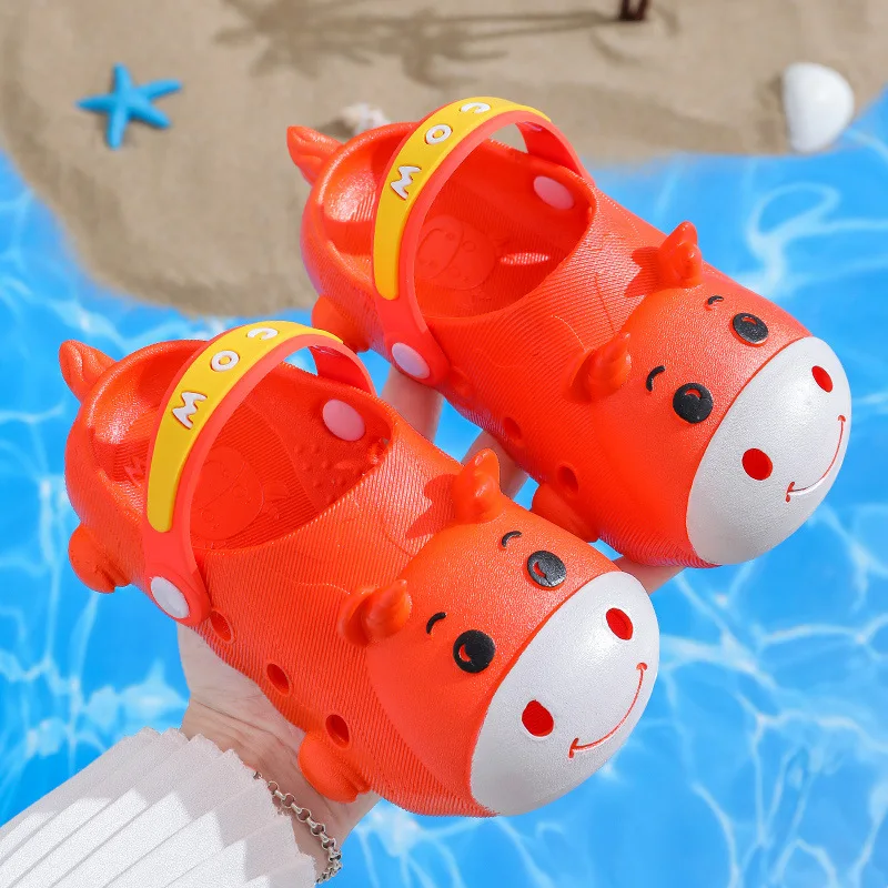 

New children's sandals and slippers summer baby hole shoes non-slip home soft bottom boys beach shoes size children's shoes
