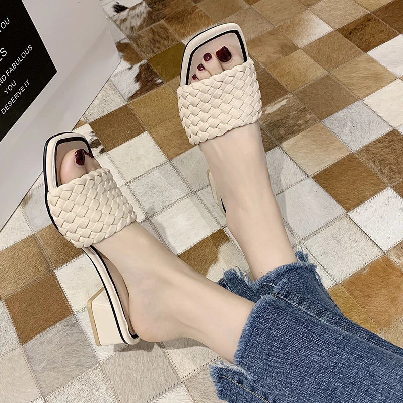 Сандалии женские на толстом каблуке повседневные пляжные тапочки сланцы