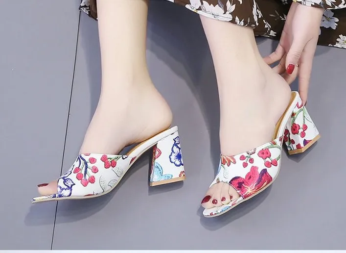 

Square heel Shoes Woman 2021 Slippers Summer Big Size Heeled Mules Low Block High Fabric Pumps Rome Basic Slides Floral Print PU