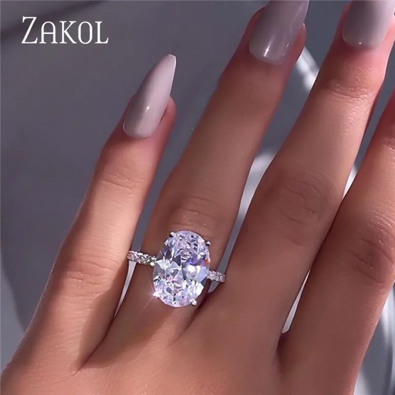 Женское кольцо с фианитом на Четыре Зубца | Украшения и аксессуары