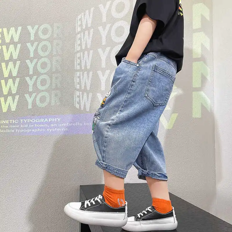 

Boys Denim Shorts 2021 Summer Thin Cartoon Print Pants Children's Loose Boy Denim Seven-point Pants Tide Boys Clothes pants