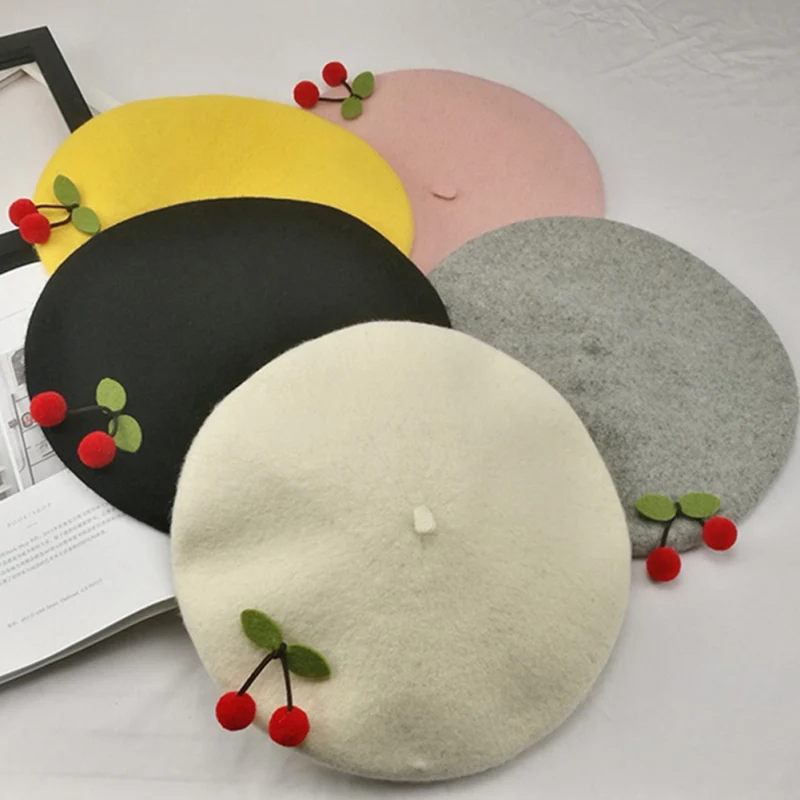 Шерстяной берет ручной работы в японском ретро стиле Mori милый с вишенкой