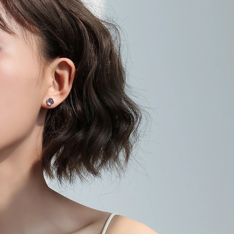 Женские серьги гвоздики с кристаллом Русалочка светильник серебристого цвета