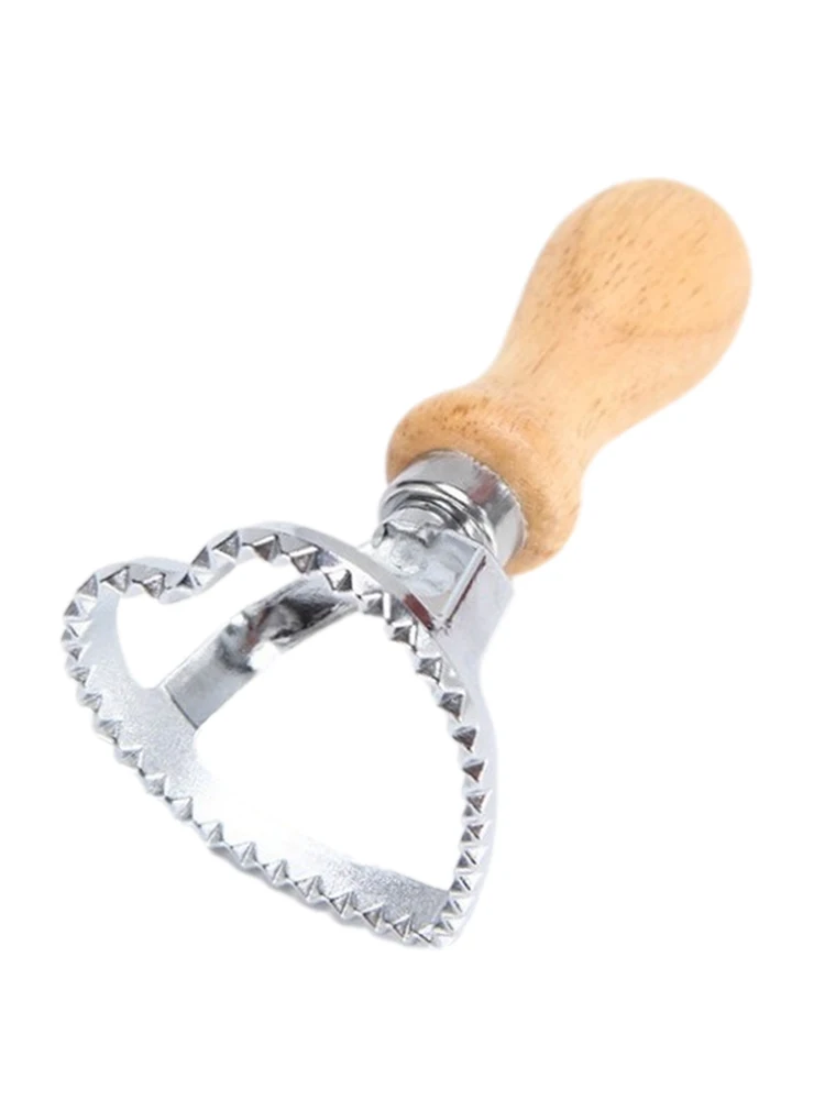 

Hot Stainless Steel Heart-shaped Biscuit Mould Zinc Alloy Cake Mould Baking Tools