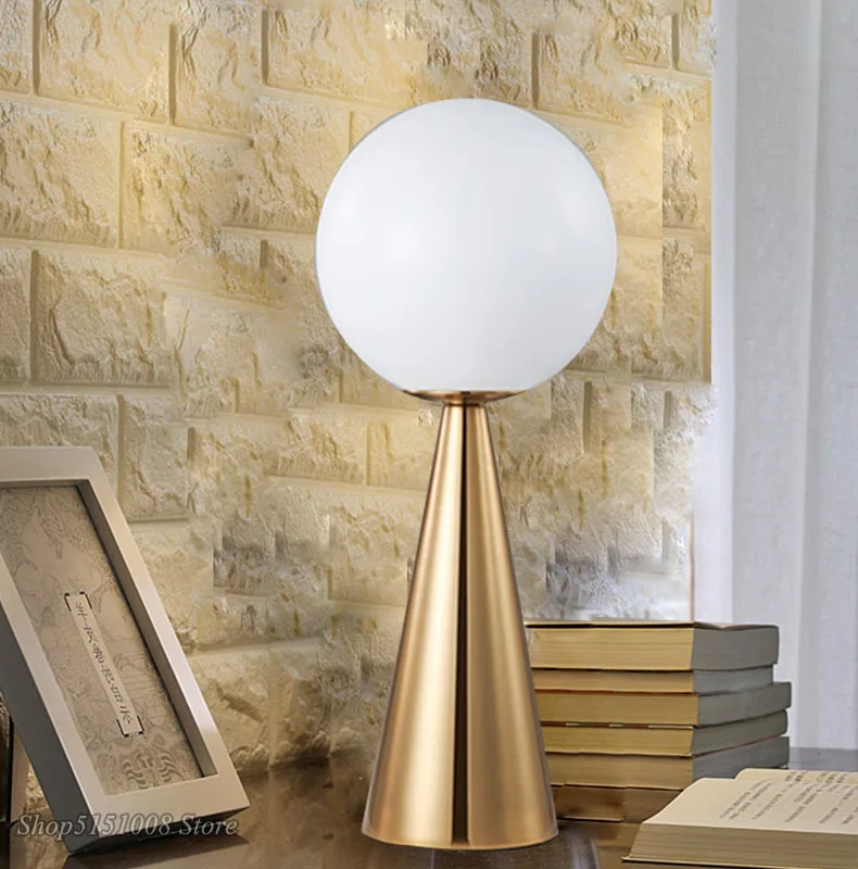 

Modern Glass Ball Led Table Lamps Nordic Creative Desk Lamp Cone Golden Living Room Bedside Bar Cafe Decoration Lamp Luminaire