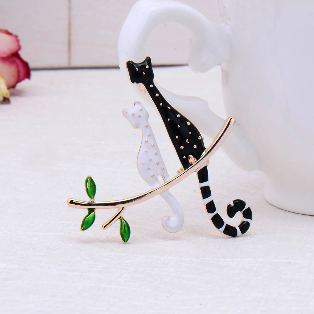 

Blucome Vivid Cartoon Two Cats Shape Brooches Black Enamel Jewelry For Women Kids Coat Dress Collar Pins Party Accessories Gifts