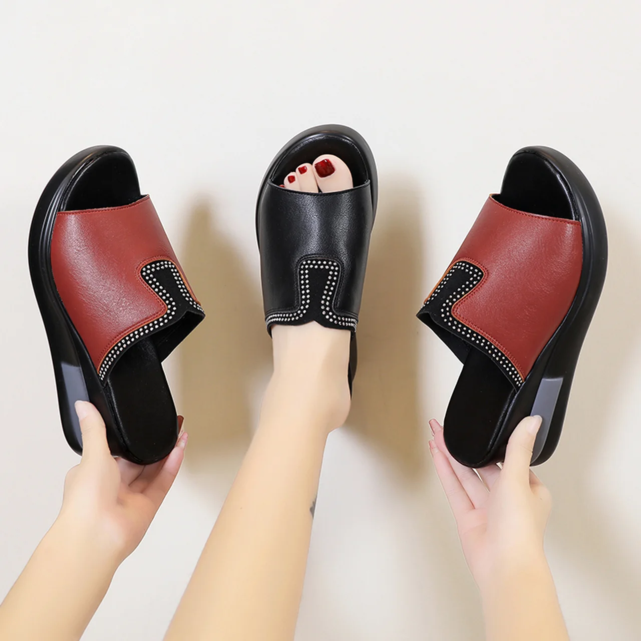 

Women's wedges slippers fashion sandals summer round toe flip flops rhinestone decoration women's slippers Zapatillas Mujer