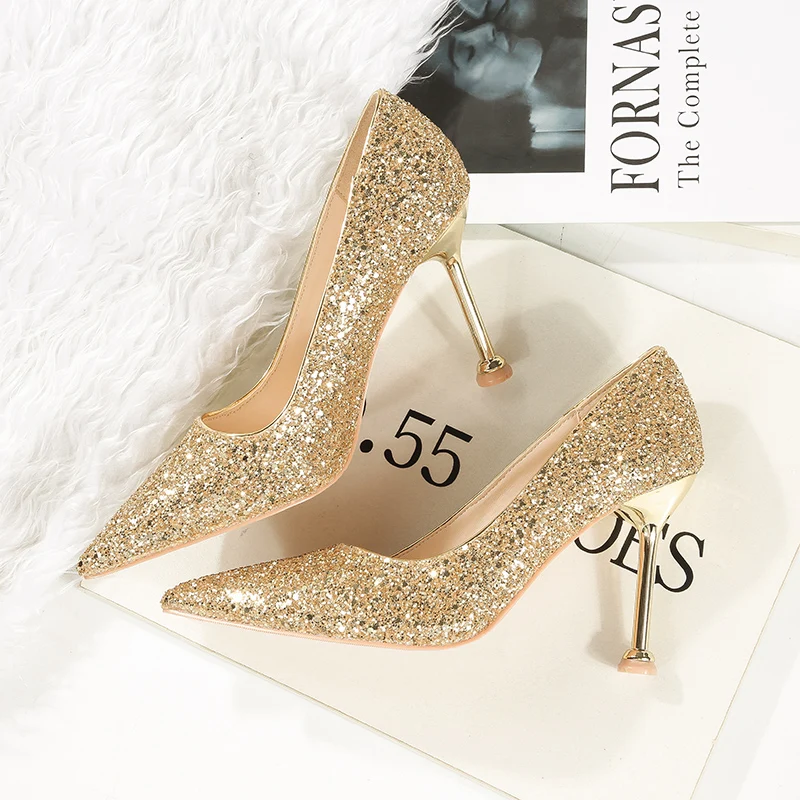 Новинка 2019 года женские пикантные туфли лодочки блестящие с блестками на высоком