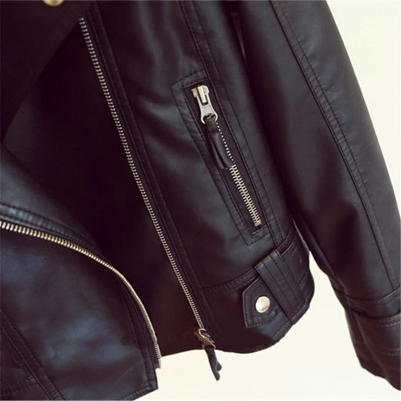 Женская короткая мотоциклетная куртка из искусственной кожи большого размера с