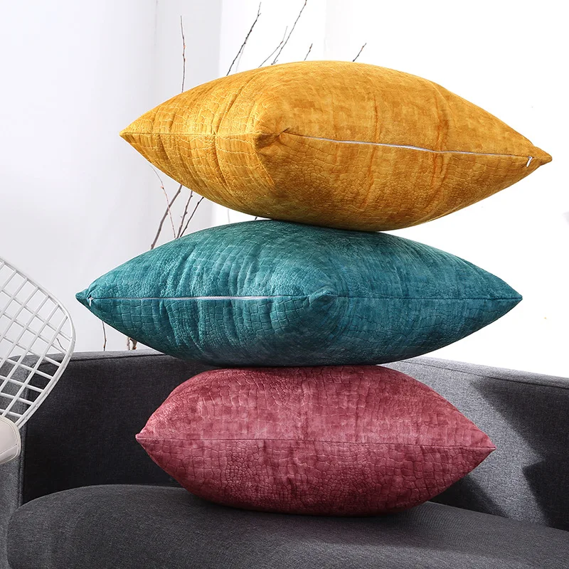 Наволочка с крокодиловым узором для дома декоративная короткая плюшевая