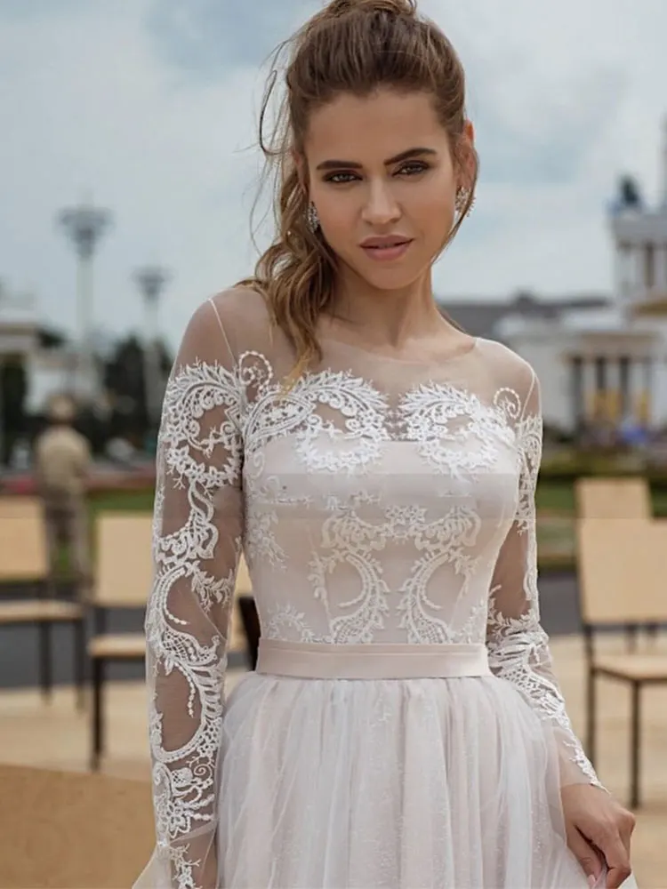 Свадебное платье анабель. Свадебное платье айвори а силуэт. Свадебное платье с серебряным верхом. Свадебное платье, robe de mariee vestidos. Летнее свадебное платье.