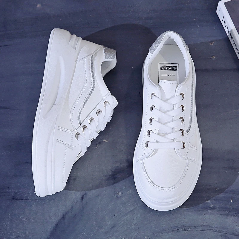 Женские белые туфли на толстой подошве удобная спортивная обувь нескользящие