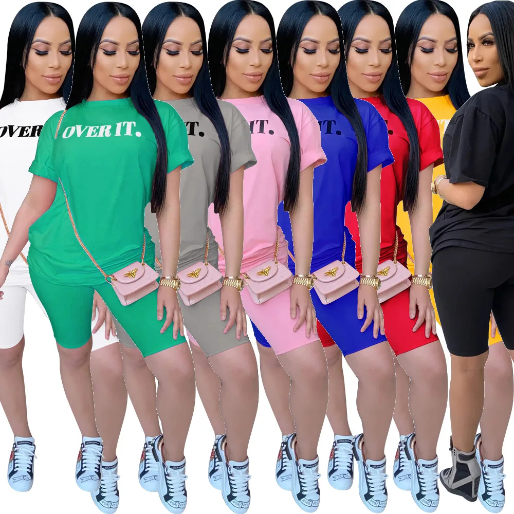 

Комплект Спортивный женский из двух предметов, топ и велосипедные шорты