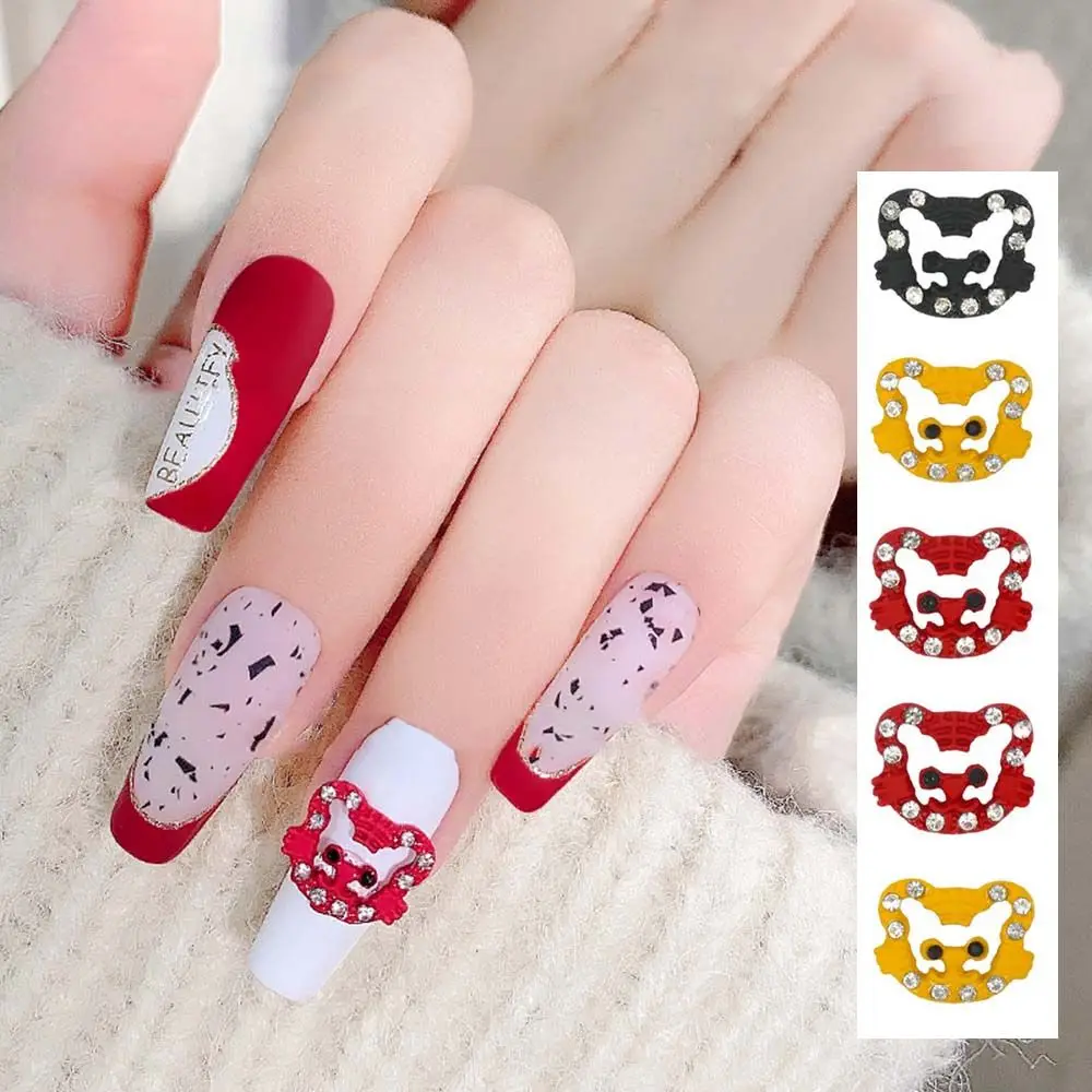 

2022 китайский новый год тигровый год Роскошные 3D Стразы для ногтей самодельные ювелирные изделия из сплава голова тигра украшение для ногте...