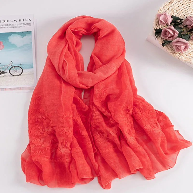 Sjaals 2019 winter floral hijab Plain cotton scarf Stereo embroidery flower muffler head wrap capes shawls bandana women |