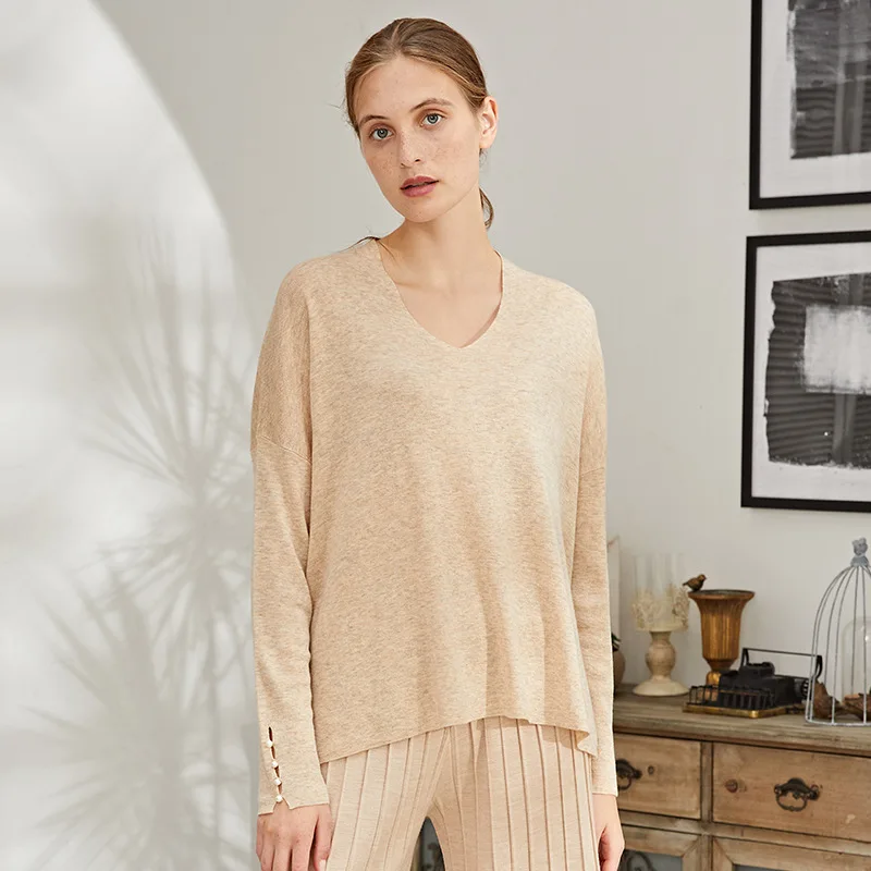 

2019 Autumn and winter new arrival sweater women v-neck long-sleeved sweater women's fashion solid loose bottoming sweater 8413