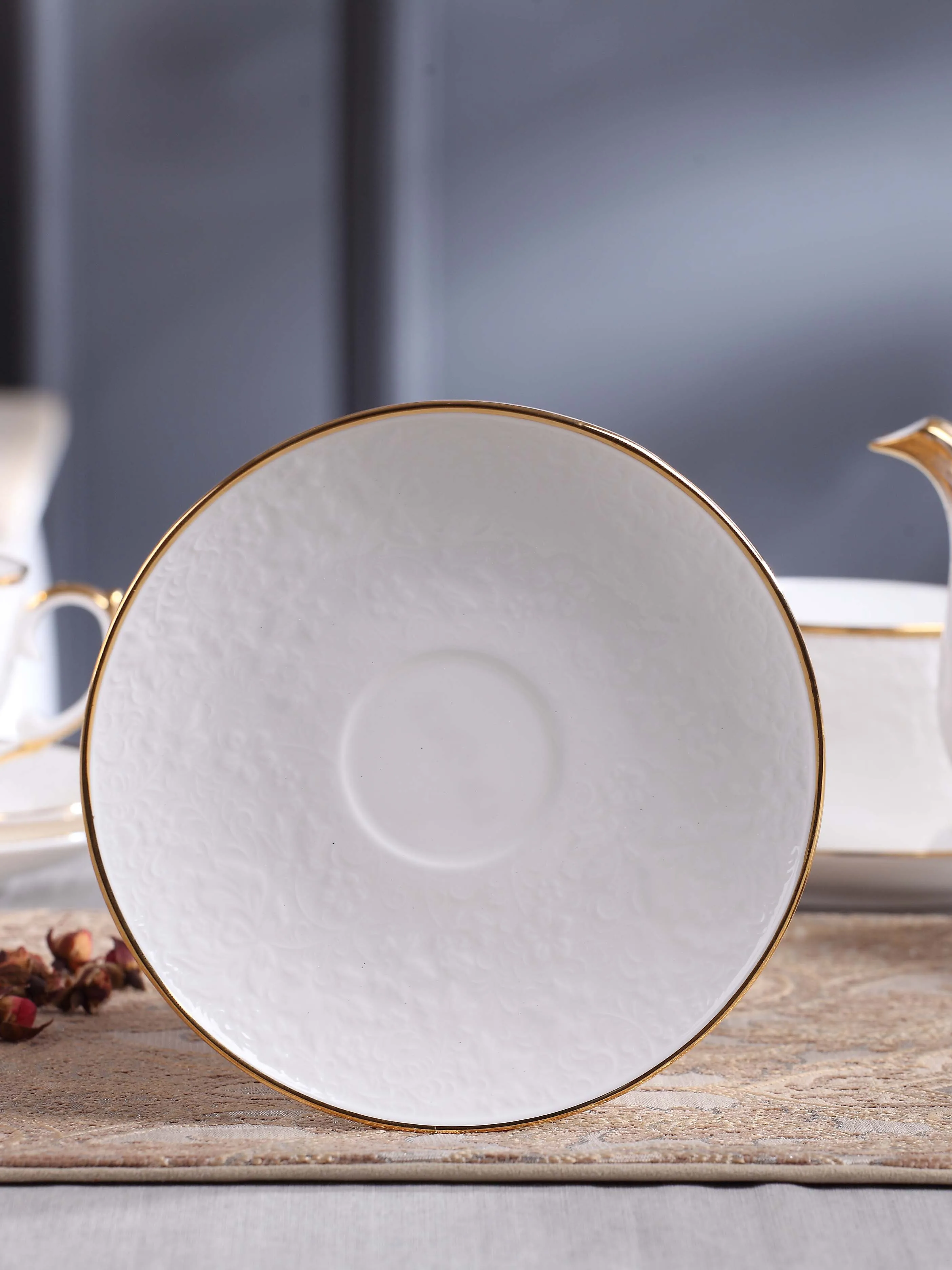 Роскошные Керамика белые чайные чашки фарфоровая чашка и блюдце чайный сервиз