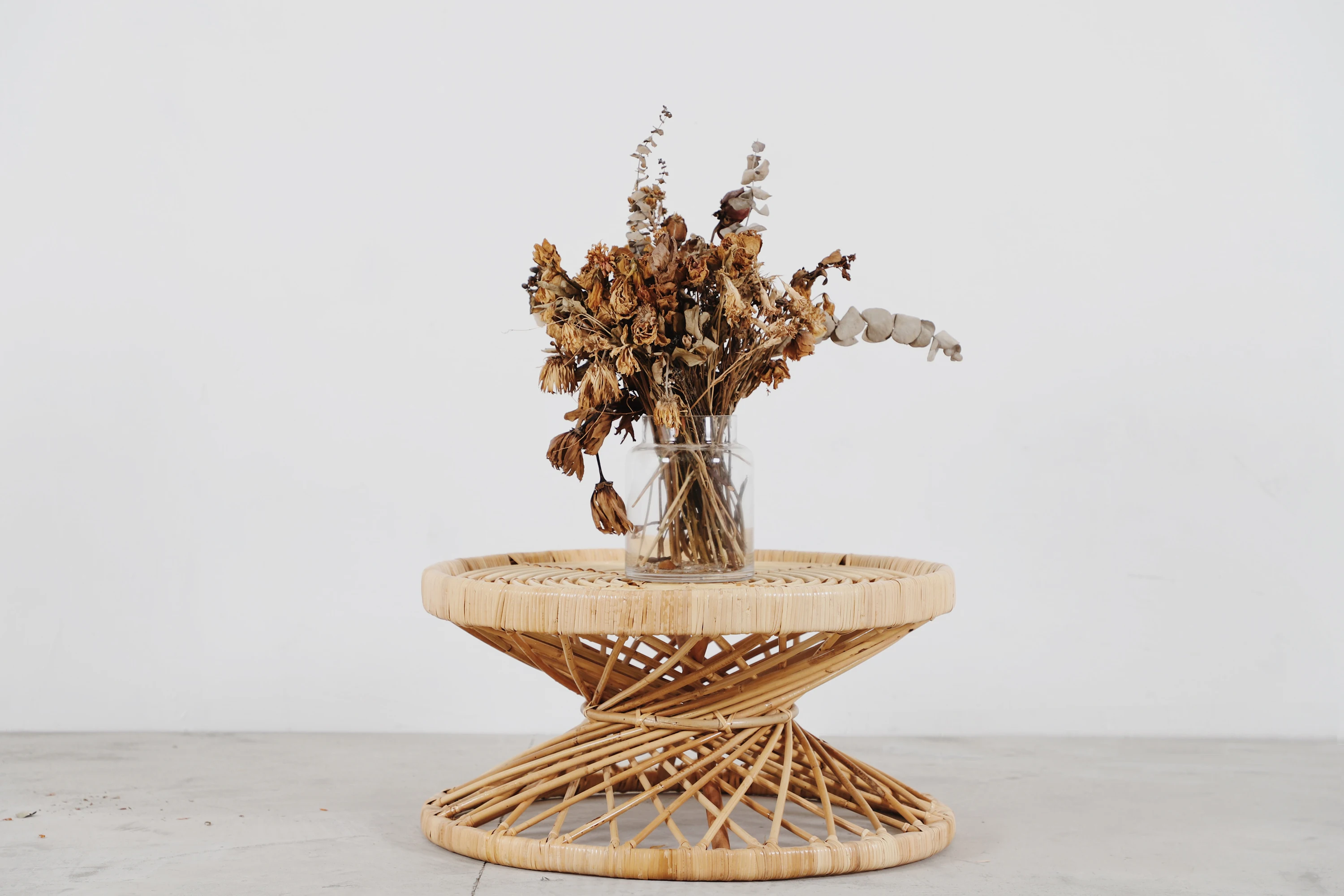 

Современный Простой Круглый Чайный цветочный столик Louis Fashion из ротанга с маленьким лесом B & B для гостиной