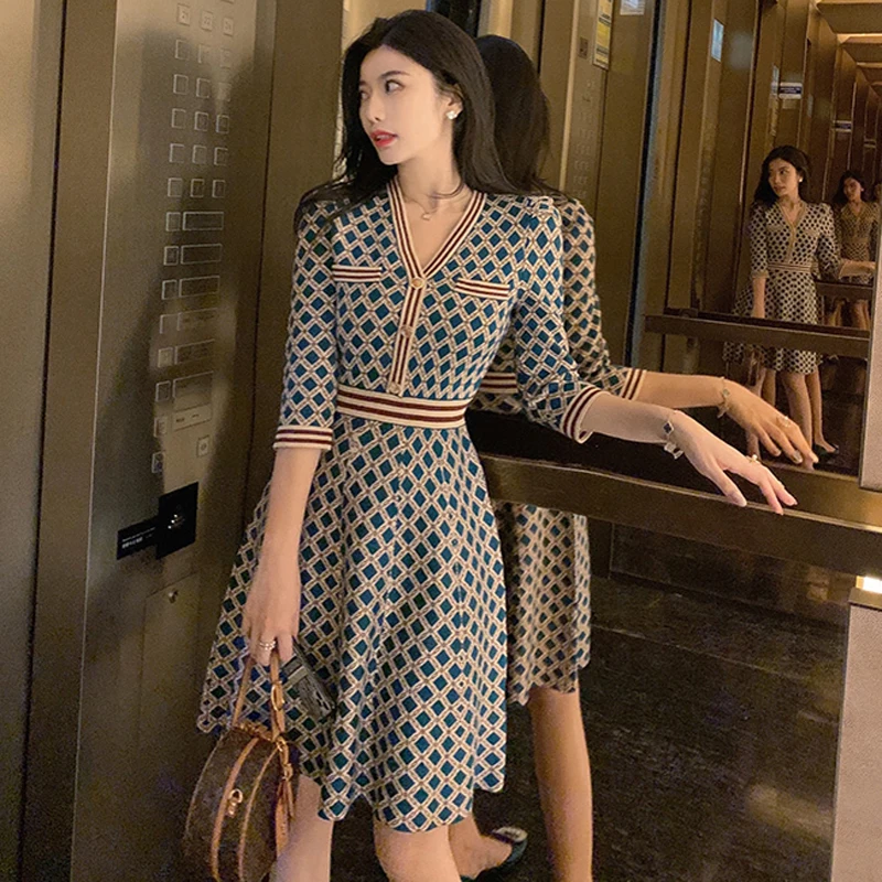 

Женское вязаное платье, зеленое платье в клетку, на пуговицах, с рукавом три четверти, V-образным вырезом, с высокой талией, весна 2021