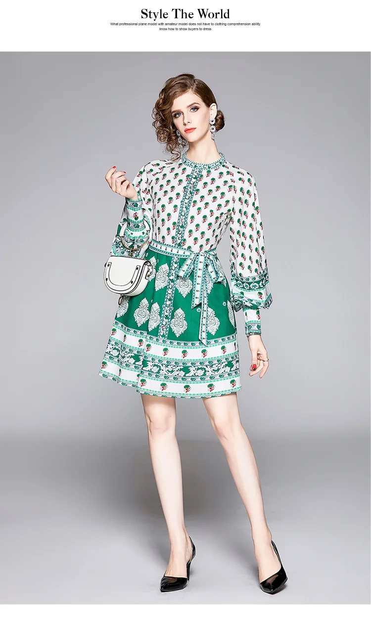 Осеннее женское платье в винтажном дворцовом стиле с цветочным рисунком