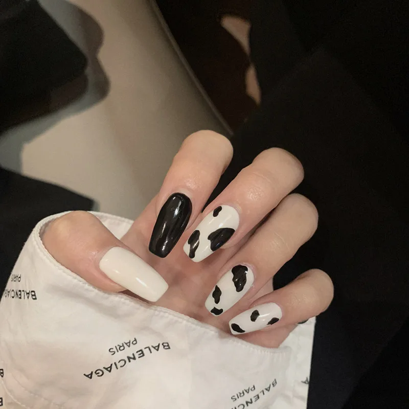 

24pcs/box Fake Nails With Glue A Pattern Middle Length Coffin Wearable Full Cover False Nails Press On With Designs For Girls TO