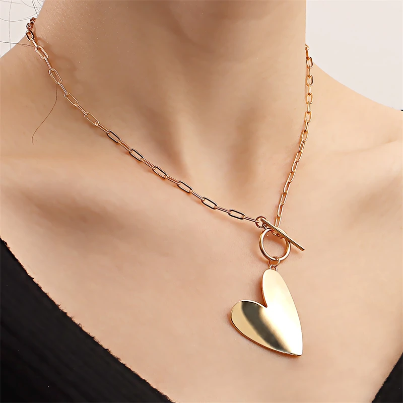 

Creative Punk Heart Pendant Necklace Simple Personality OT Buckle Clavicle Chain Jewelry Best Gift for Women's Valentine's Day