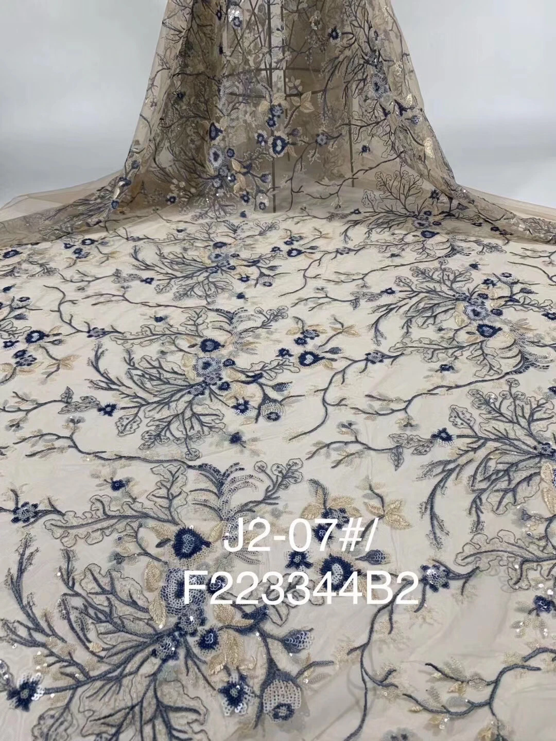 

Hot Selling Sequins African Lace Fabric 2020 High Quality Lace French Mesh Lace Fabric Wedding Dress D38501