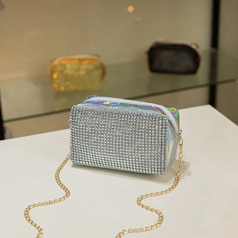 

Женская маленькая квадратная сумка на цепочке, новинка 2021, Яркая блестящая сумка-Кроссбоди с бриллиантами, Женская шикарная повседневная сумка-мессенджер через плечо
