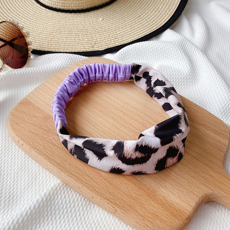 

2020 Sexy Leopard Print Belt Bodysuit One Piece Swimsuit Female Deep V Neck Swimwear Women Bathers Vintage Purple Monokini New