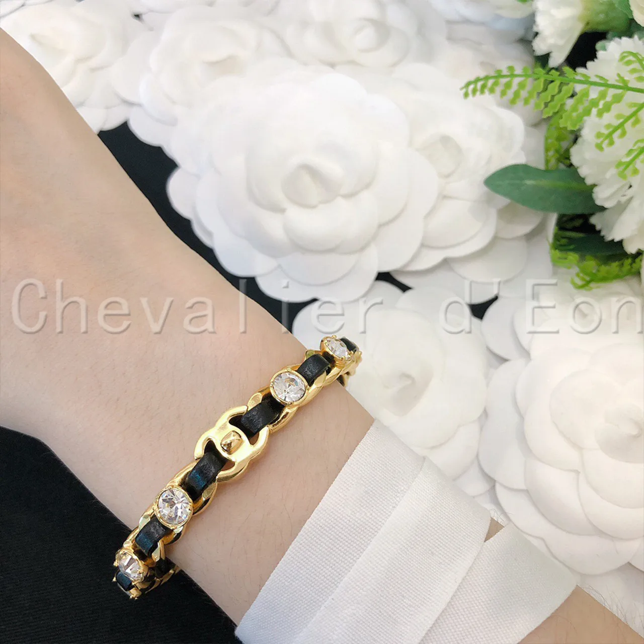 

Luxury Famous Brand Jewelry Vintage Black Leather Bracelets & Bangles Female Charm Crystal Bracelet For Women