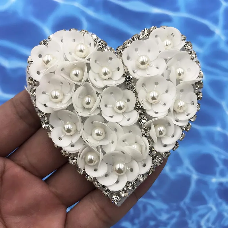

Rhinestone White Heart Rose Shape Beaded Patch for Clothing Sew on Beads Applique Shirt Shoes Bags Apparel DIY Decoration Patch