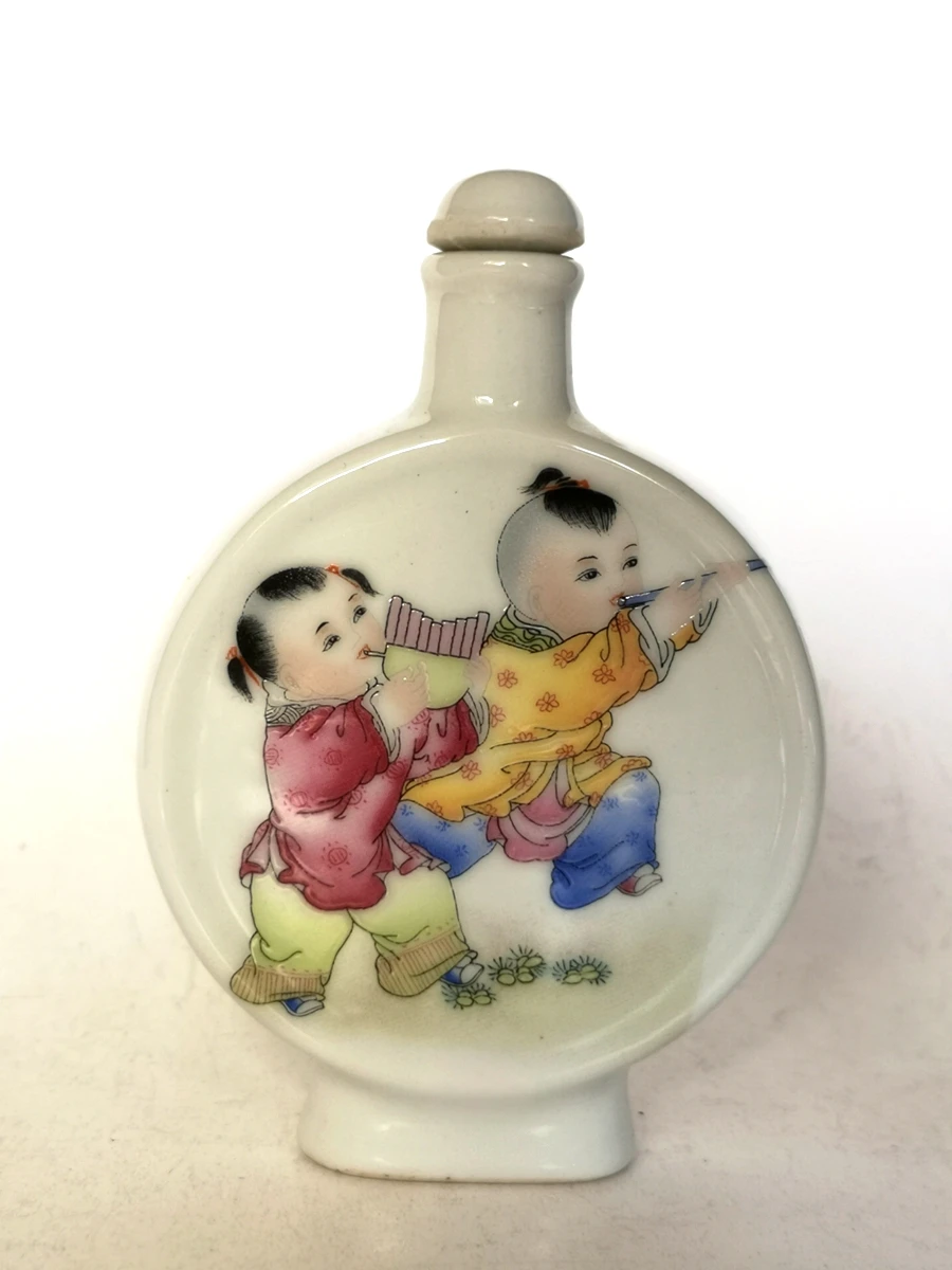 

YIZHU CULTUER ART Collection Old China Famille rose Porcelain Painting Lovely Boy Snuff Bottle Decoration Gift
