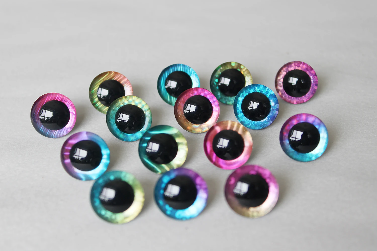 

100PCS/LOT -L12---12mm/14/16/18/20/25/30/35mm New rainbow color toy safety eyes 3D doll eyes for diy plush doll