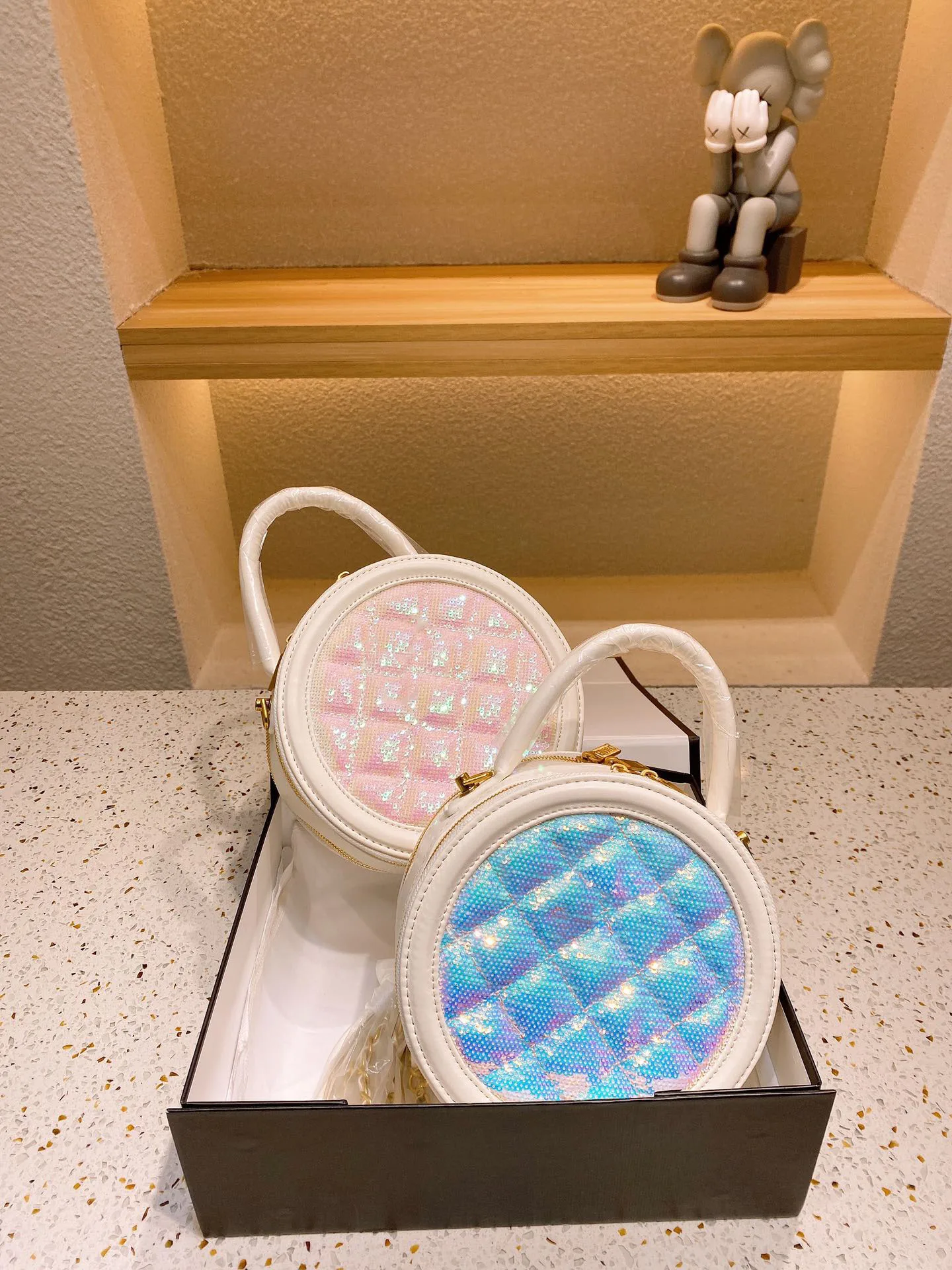 

2021 spring new fashion shoulder bag leisure messenger bag women's bag chain small round bag