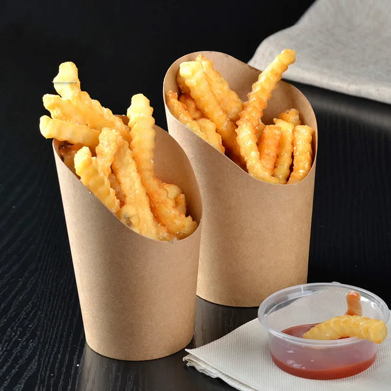100pcs Kraft paper potato chips box disposable paper bags,french fries cup,food bags,snack packing boxes,Hand holding snack cup