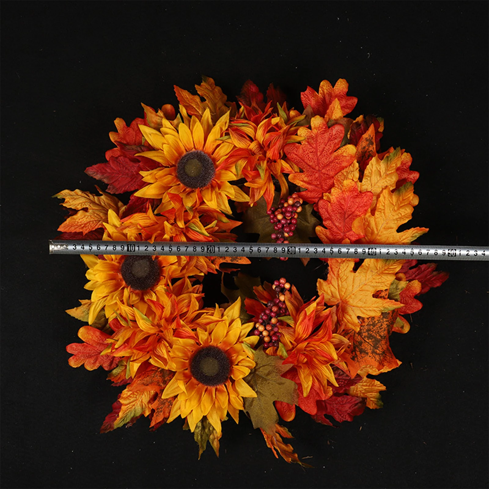 

Sunflower Maple Leaf Wreath Handmade Wreath Classic Flower Lining Decoration Suitable for Family Room Garden Home Wall 19.69 in