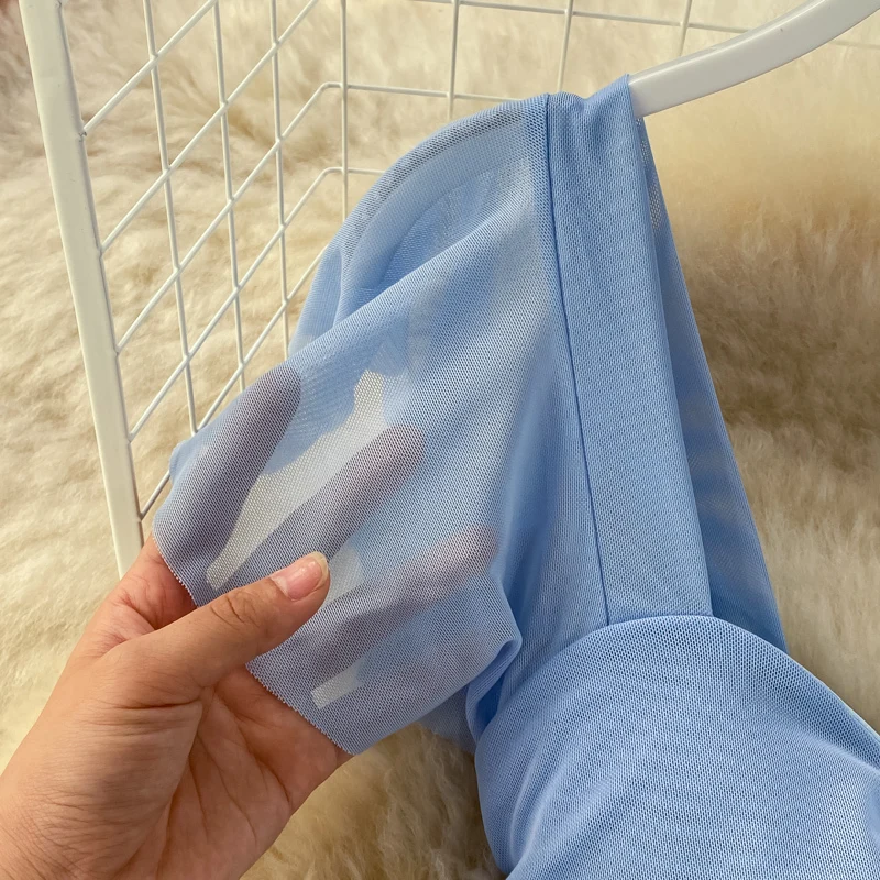 Соблазнительное однотонное женское платье-мини с коротким рукавом Сетчатое