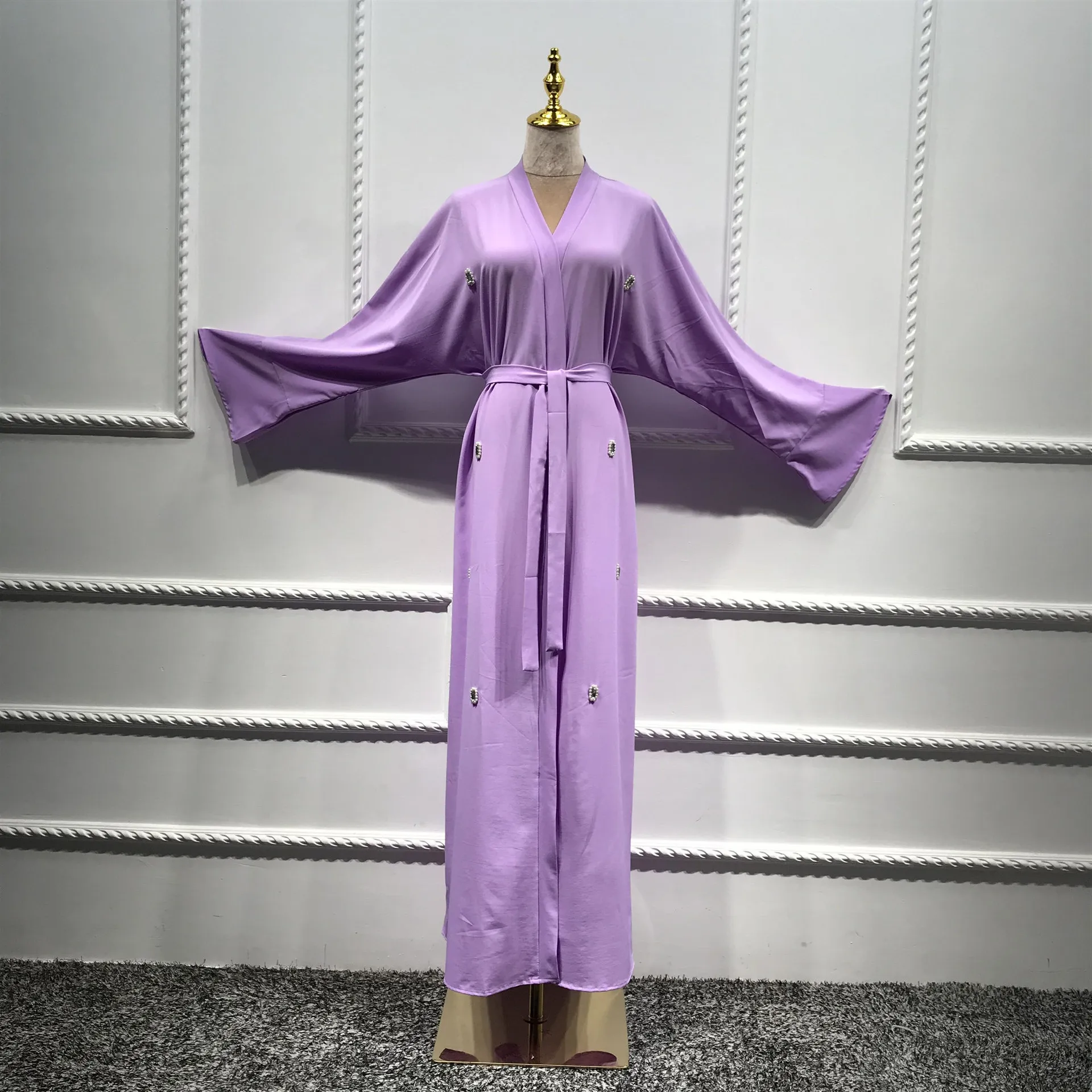 Элегантное мусульманское платье Abaya для женщин расшитое бисером на шнуровке