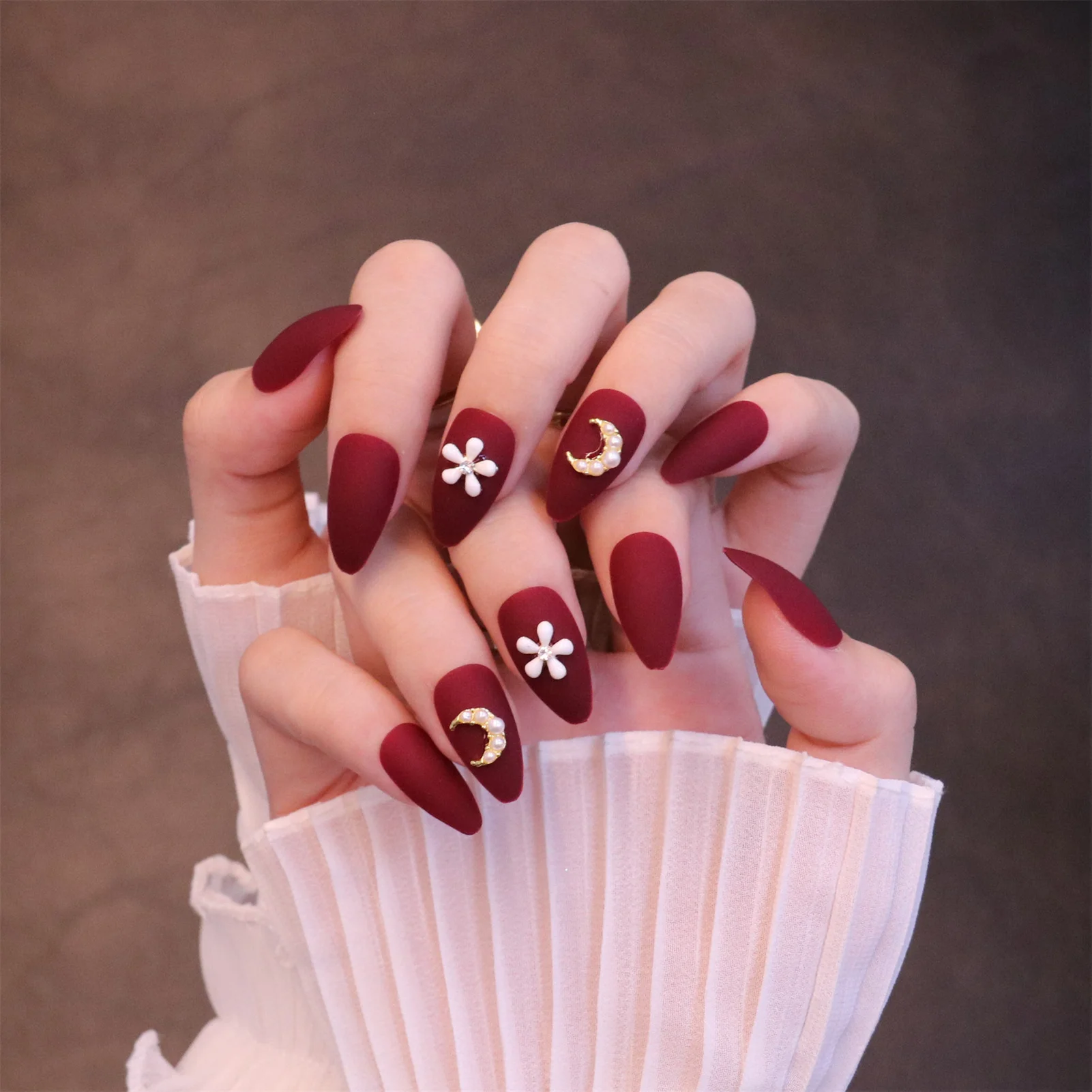 

24pcs Red Matte Wear Short Paragraph Fashion Manicure Patch False Nails Save Time Wearable Nail Patch TO