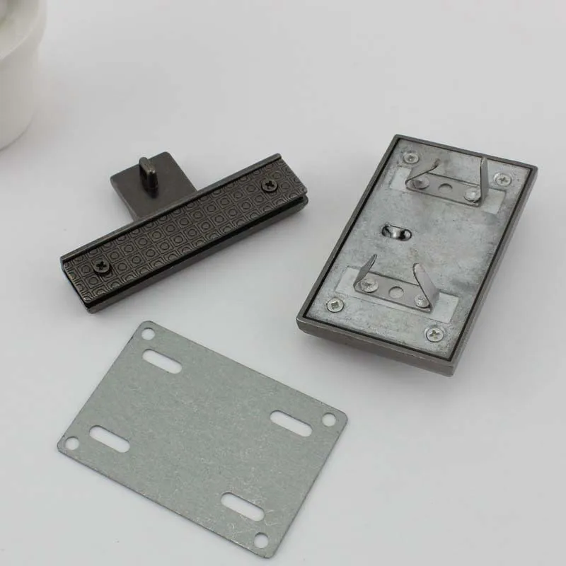 Закрученный замок из старого золотого сплава бесплатная доставка