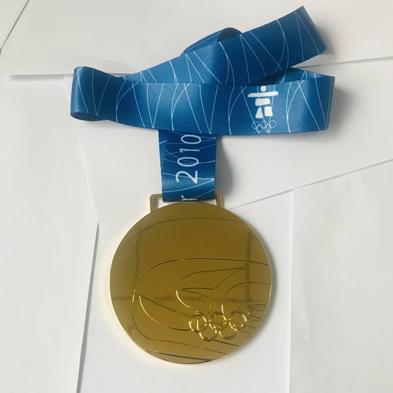 1 шт. 2010 Ванкувер зимние игры Металлическая золотая медаль чемпионата по искусству спортивный значок для игрока Awaid с лентой 1 шт. 2010 Ванкувер зимние игры Металлическая золотая медаль чемпионата по искусству спортивный значок для игрока Awaid с лентой