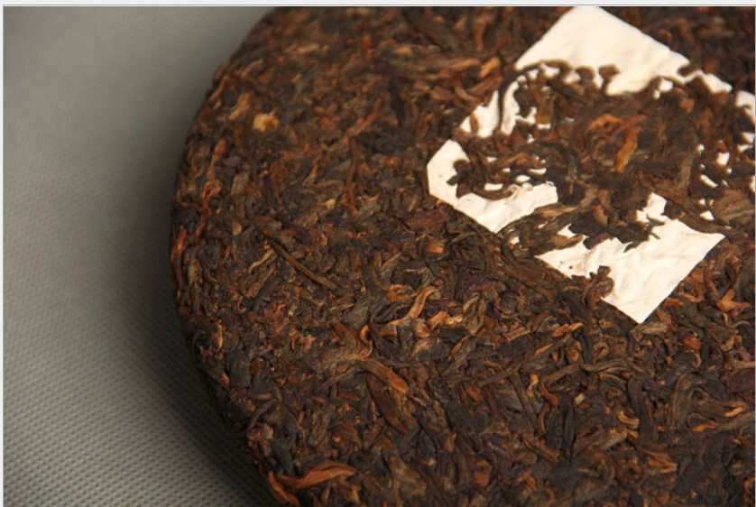 Сделано в 2011 году созревший чай Китай Юньнань пух три высокопрозрачных огня