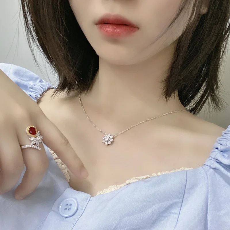 

COSYA 100% 925 Sterling Silver Sparkling Sun Flower Clavicle Pendant Necklace Women High Carbon Diamond Wedding Couple Jewelry