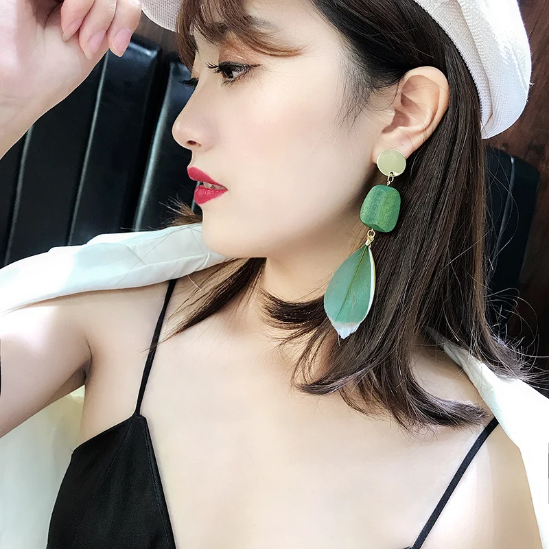 DREJEW Contrast Color Yellow Green Feather Statement Drop Earrings Fashion Long Women's Alloy Dangle Wedding Christmas | Украшения и