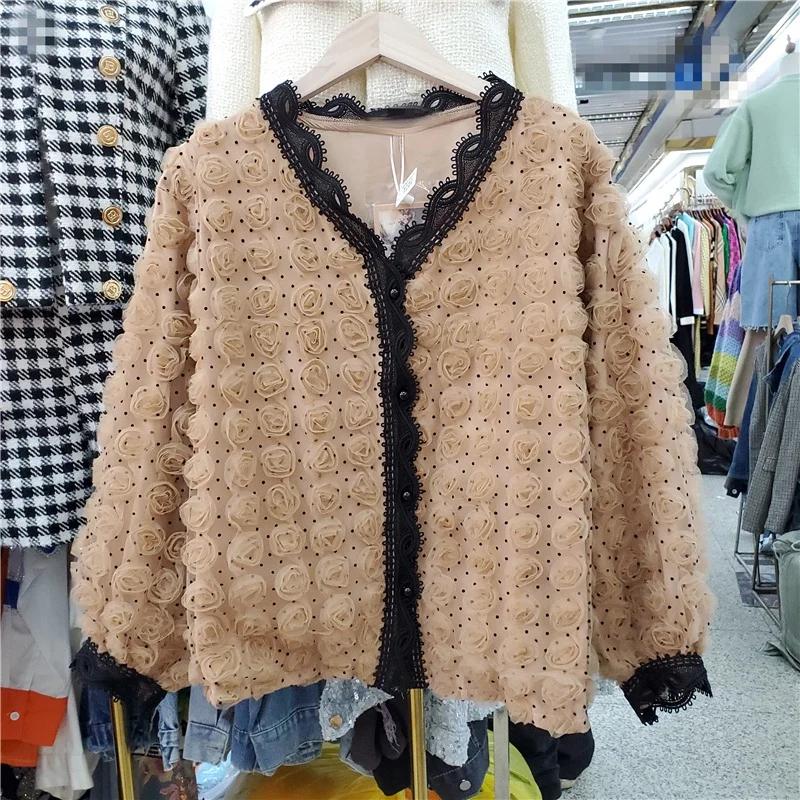 

Autumn Lace Coat Women V-neck Three-Dimensional Flower Mesh Short Ladies Jacket Loose Top Femme 2021