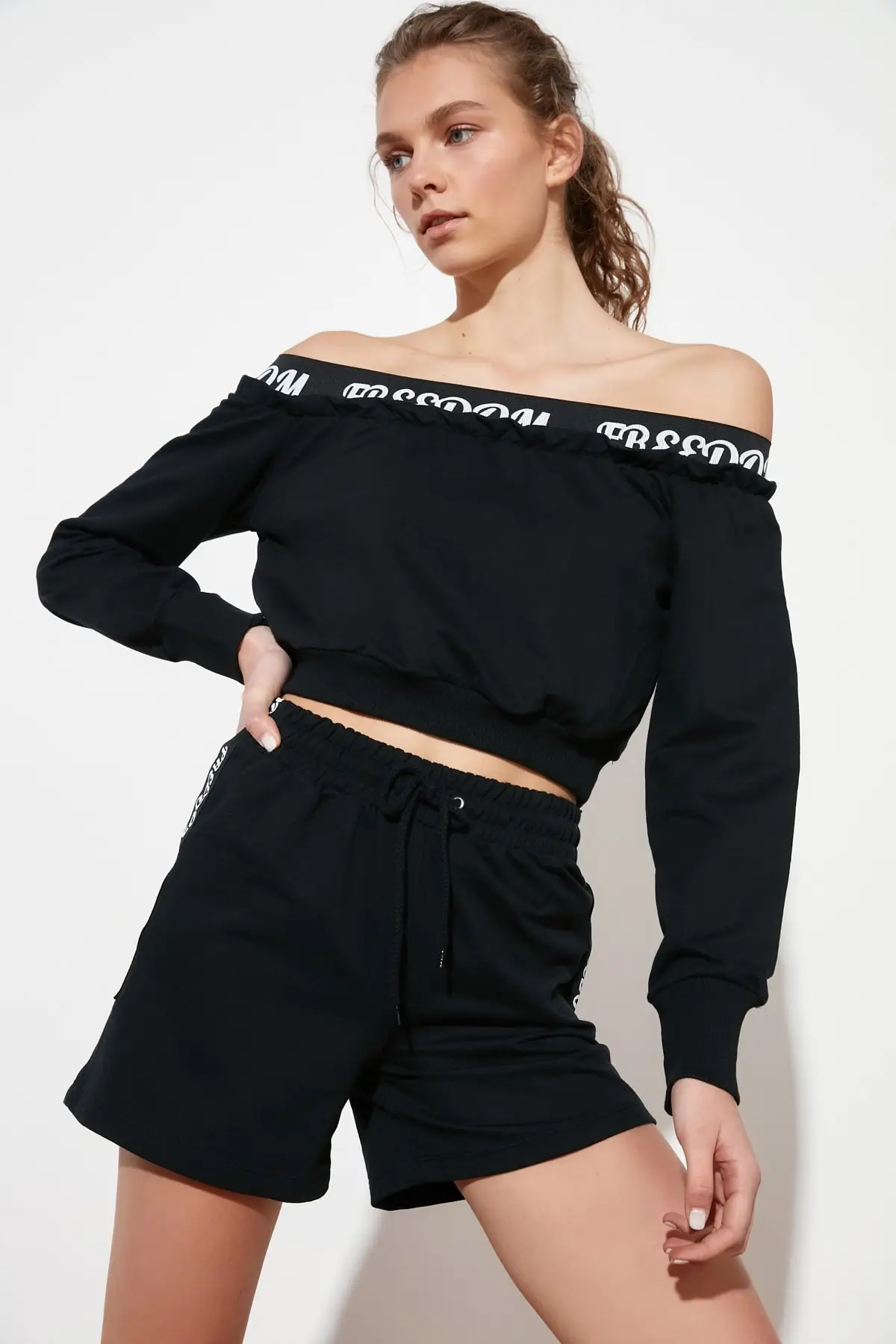 Trendyol Carmen Collar Sub-Top Sport Suit TWOSS21AU0044